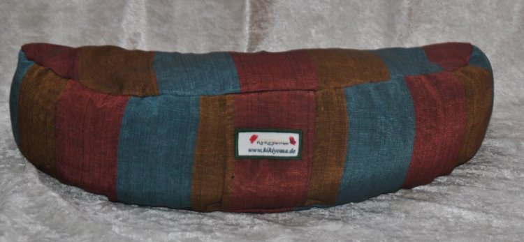 Halbmondkissen - zum Schließen ins Bild klicken