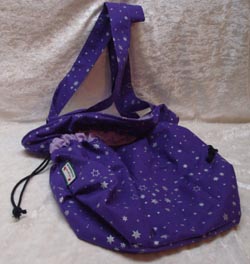 Kleine Tasche - violett mit Sternen - zum Schließen ins Bild klicken