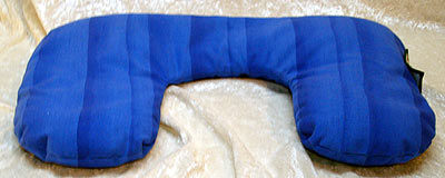 Schulterkissen (mit Halsausschnitt) - zum Schließen ins Bild klicken